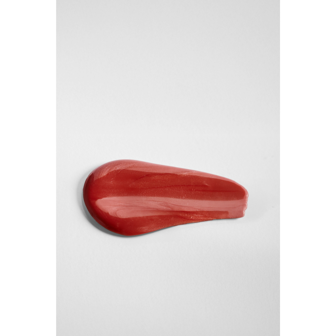MY-M-ADVANCE Red lipstick swatch