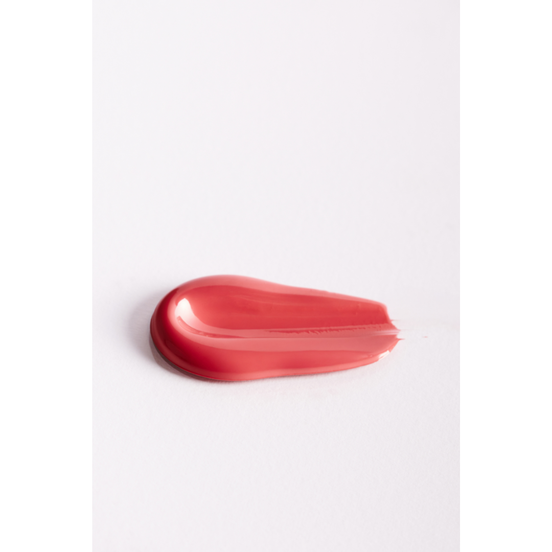 MY-M-ADVANCE Red lip balm smear