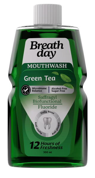 Green bottle of Breath Day mouthwash with green tea flavor 